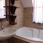 Bakonyszentkiralyi Menedek *